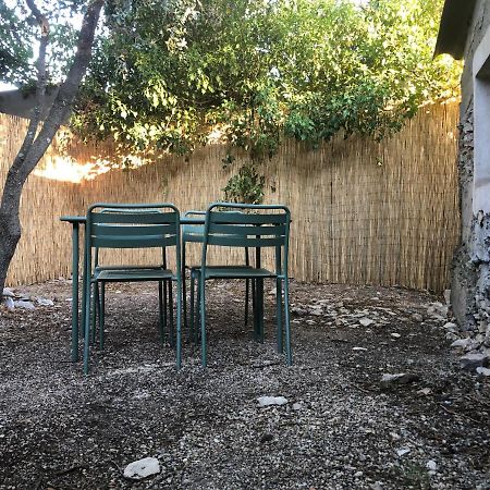 Maisonnette Independante Avec Jardin/Patio Νιμ Εξωτερικό φωτογραφία