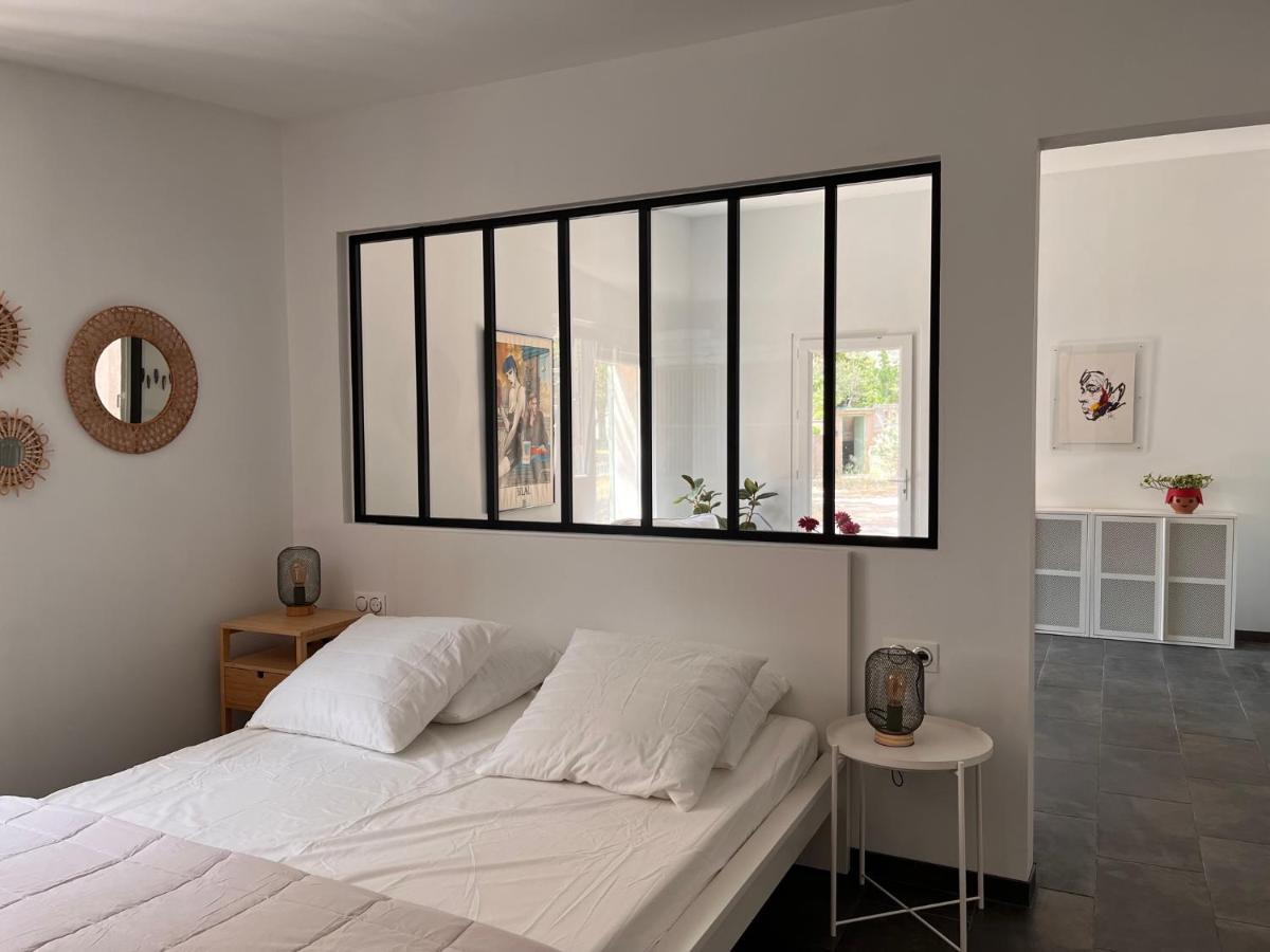 Maisonnette Independante Avec Jardin/Patio Νιμ Εξωτερικό φωτογραφία